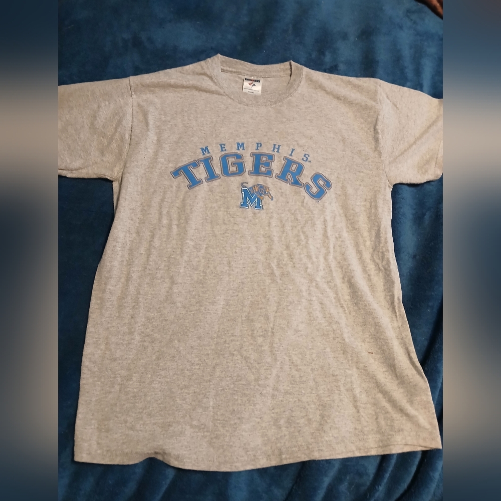 Gray Memphis Tigers T-Shirt.‎ Adult M